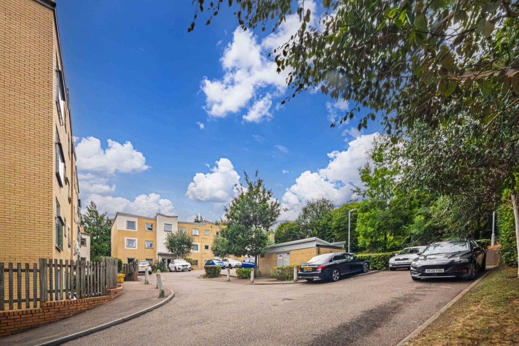 Images for Bury Road, Hemel Hempstead, Hertfordshire EAID:877454123 BID:RHH