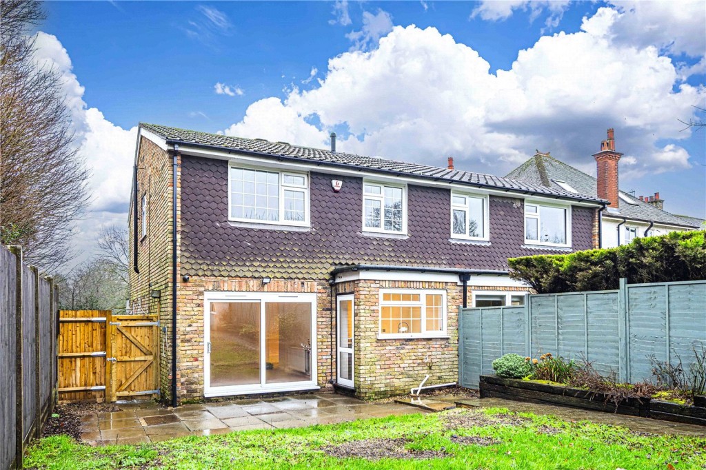 Images for Bovingdon, Hemel Hempstead, Hertfordshire EAID:877454123 BID:RHH